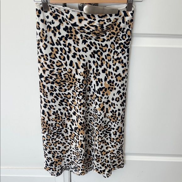 Babaton Dresses & Skirts - Babaton Print Midi Skirt